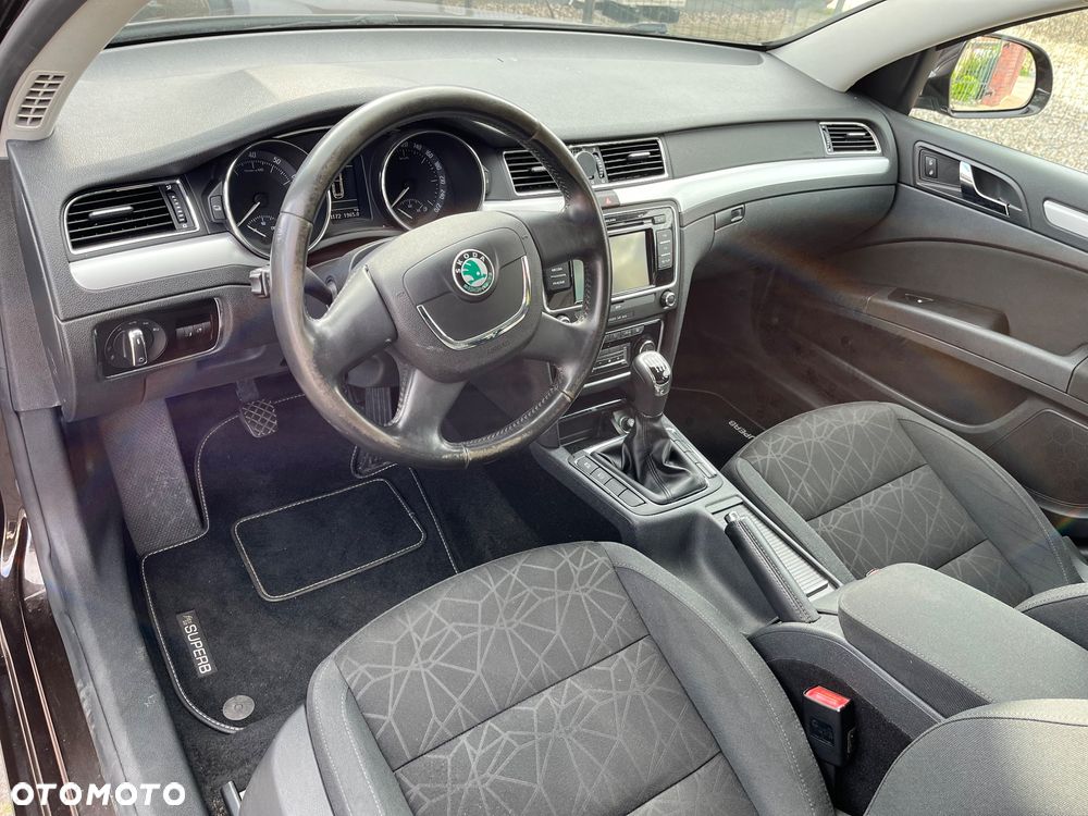 Skoda Superb 1.8 TSI FAMILY - 18