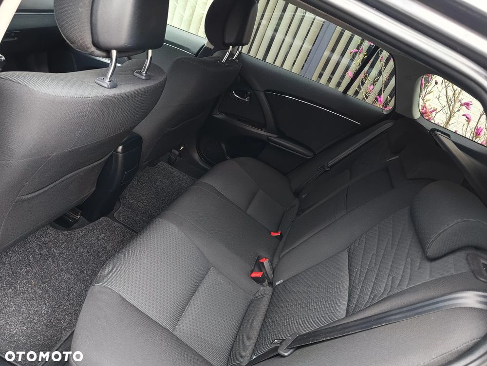 Toyota Avensis 2.0 Sol plus - 16