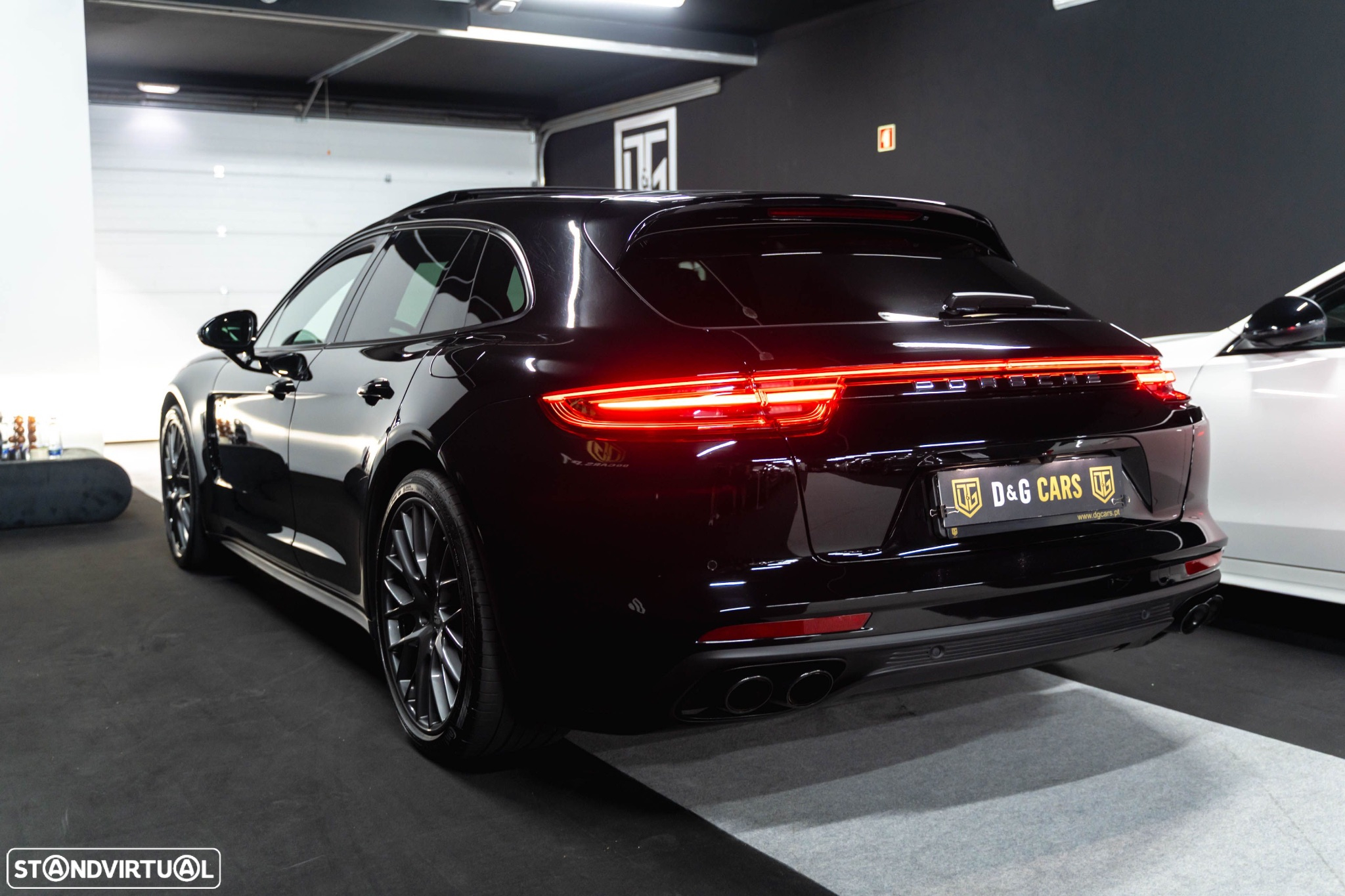 Porsche Panamera Sport Turismo 4 E-Hybrid 10 Years Edition - 25