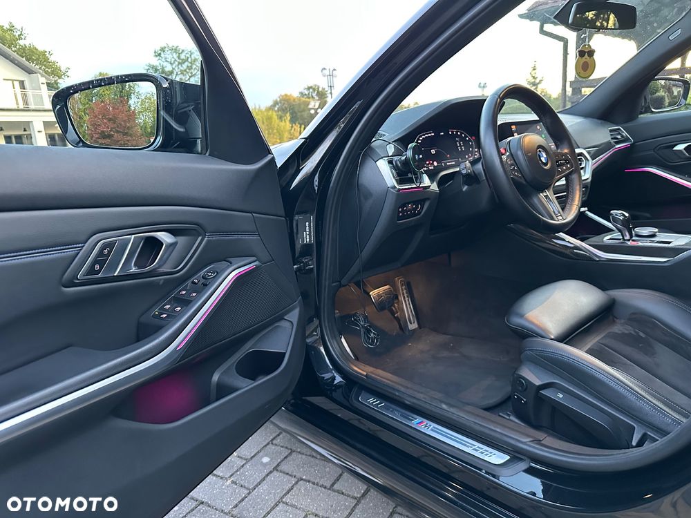 BMW Seria 3 320d xDrive - 23
