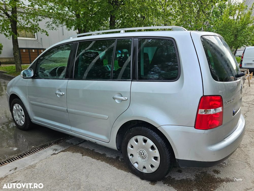 Volkswagen Touran 2.0TDI Highline - 8