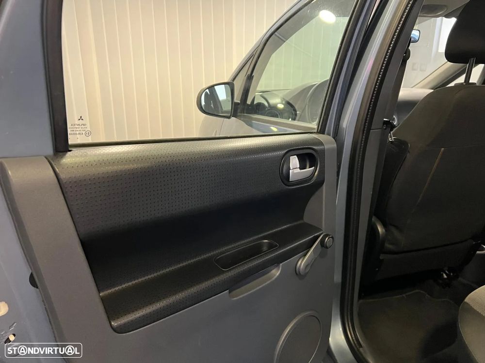 Mitsubishi Colt 1.1 Invite JLL - 17