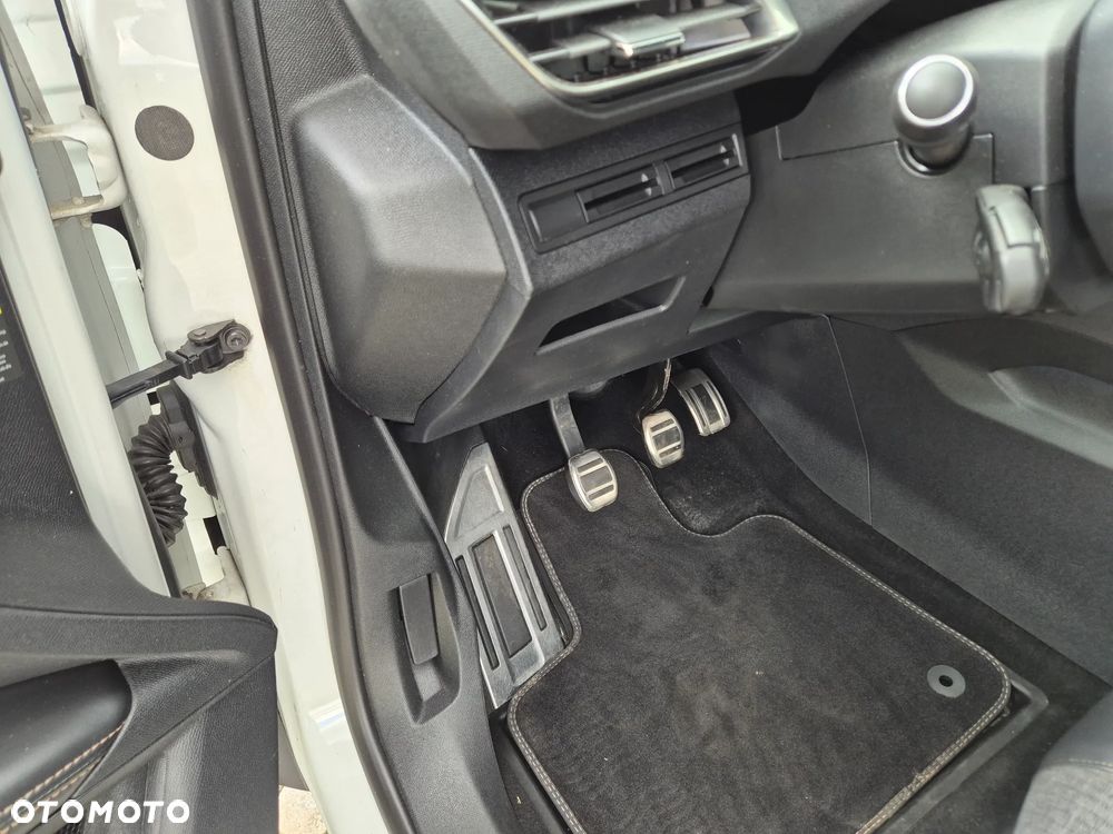 Peugeot 3008 1.6 BlueHDi Style S&S - 19