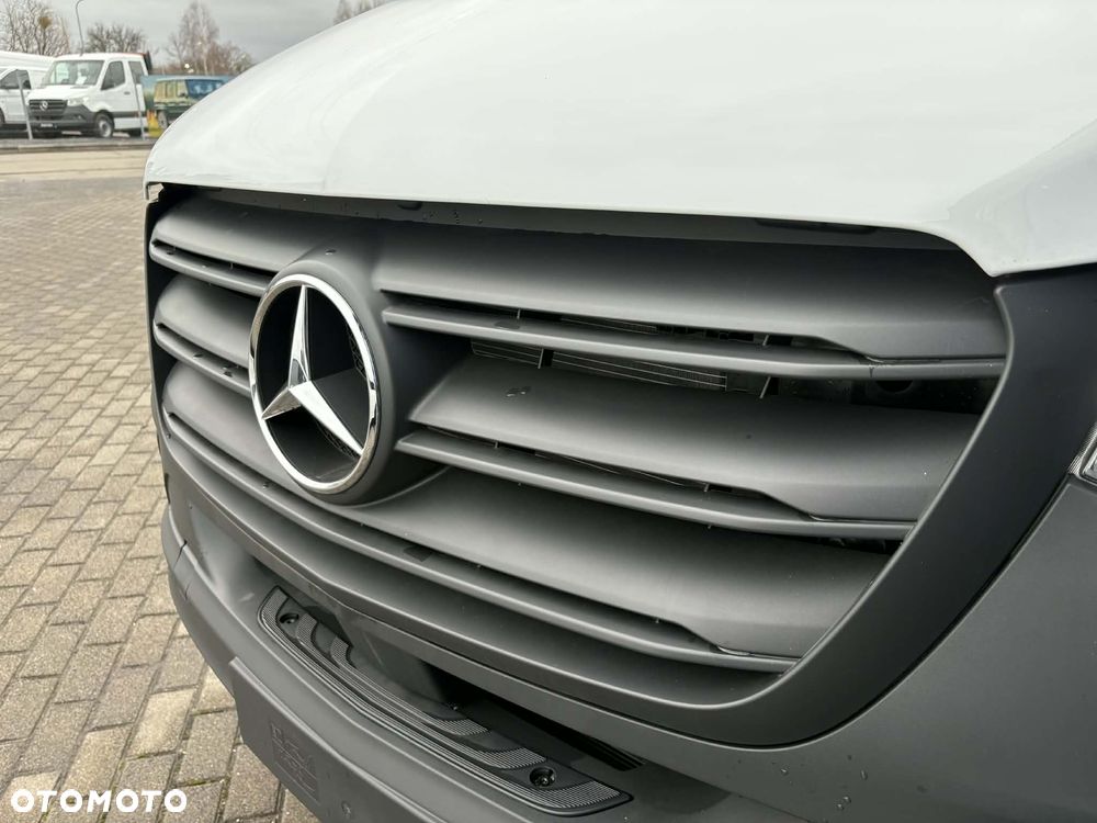 Mercedes-Benz Sprinter - 15