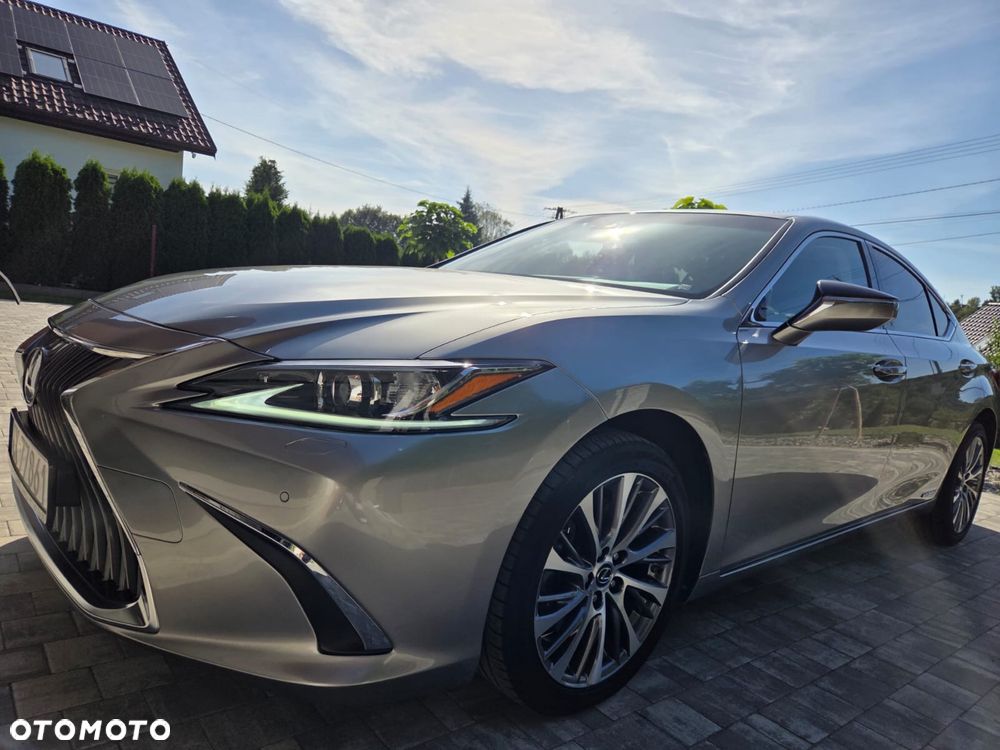 Lexus ES - 1