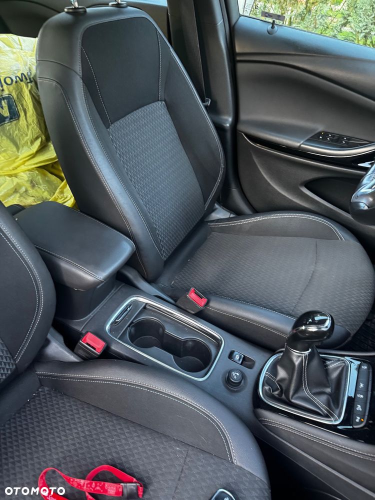 Opel Astra 1.6 CDTI Elite S&S - 18