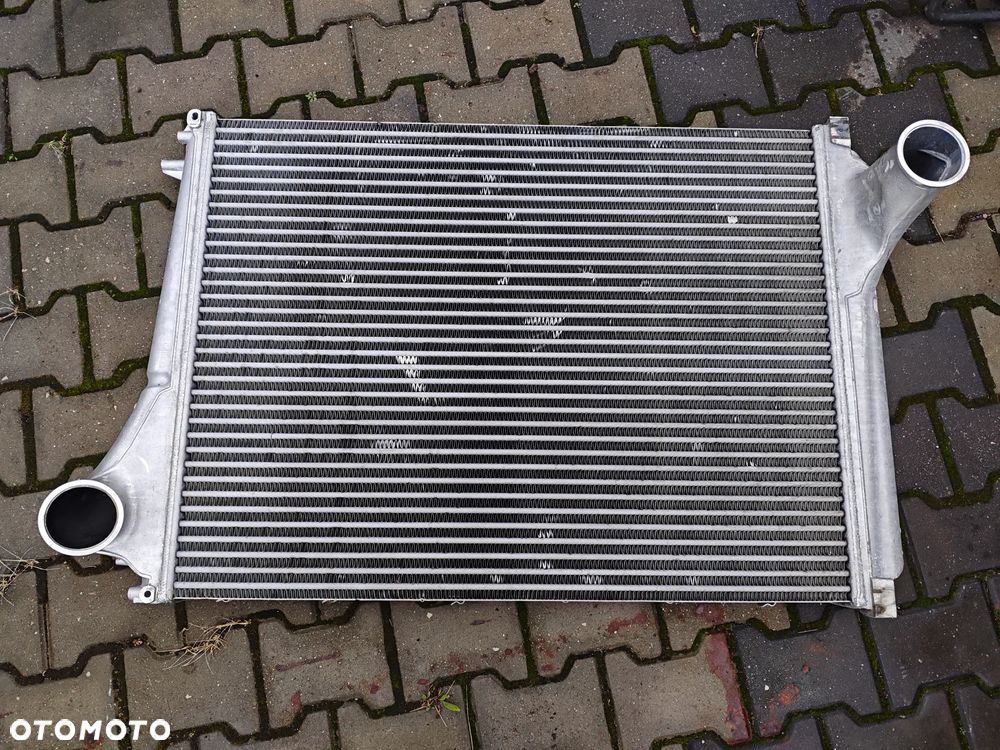 intercooler chłodnica powietrza volvo 21209725 Volvo FM i FMX - 2
