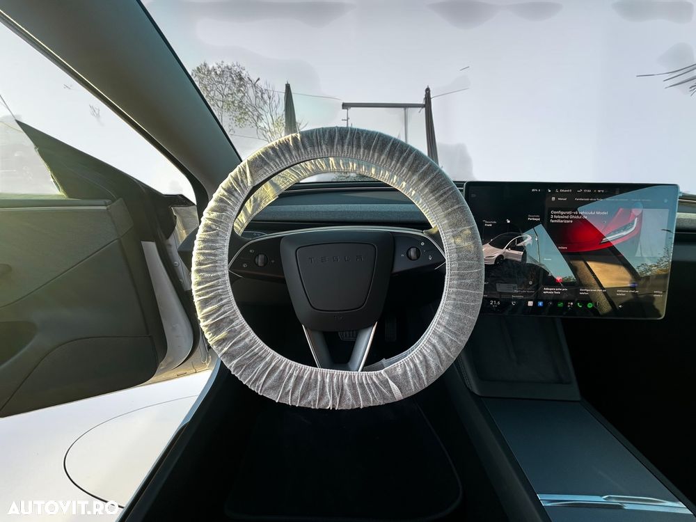 Tesla Model 3 - 12