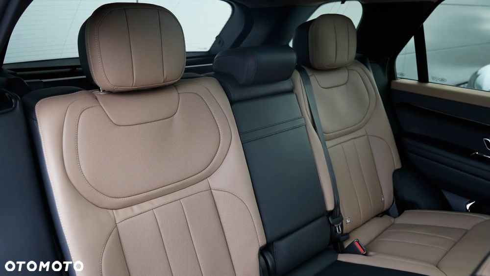 Land Rover Range Rover Sport D300 Dynamic HSE - 28