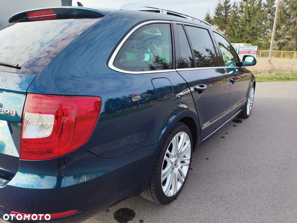 Skoda Superb 2.0 TDI Elegance - 32