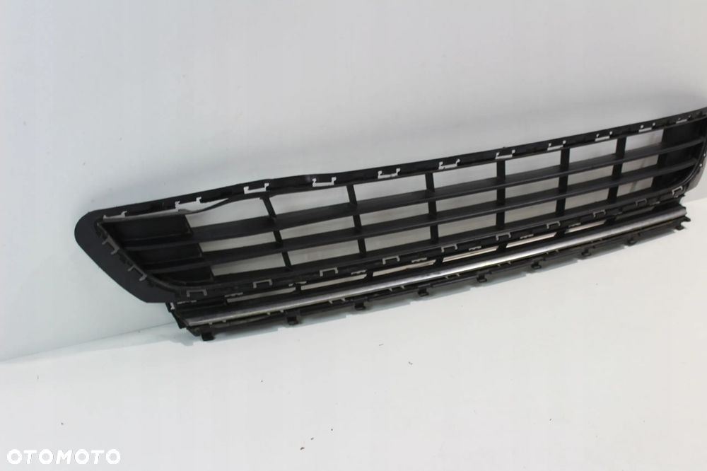 KRATKA ŚRODKOWA ZDERZAK PRZÓD VW GOLF 7 VII CHROM 5G0853677A - 3