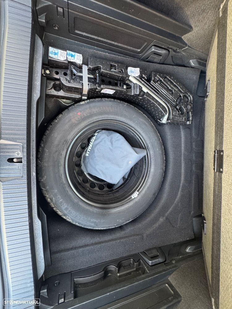 VW Passat Variant 2.0 TDi Confortline - 19