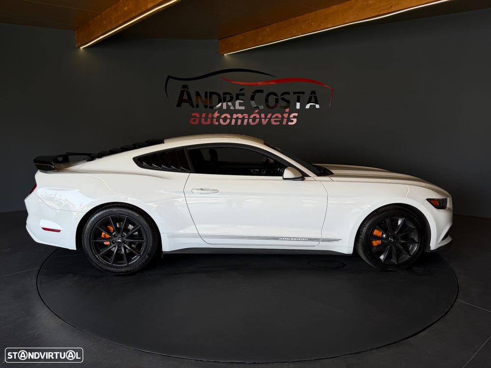 Ford Mustang 2.3i EcoBoost Aut. - 3