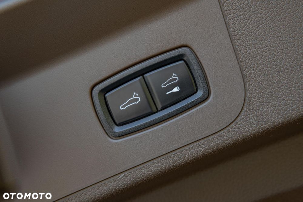 Porsche Panamera 4 E-Hybrid - 37