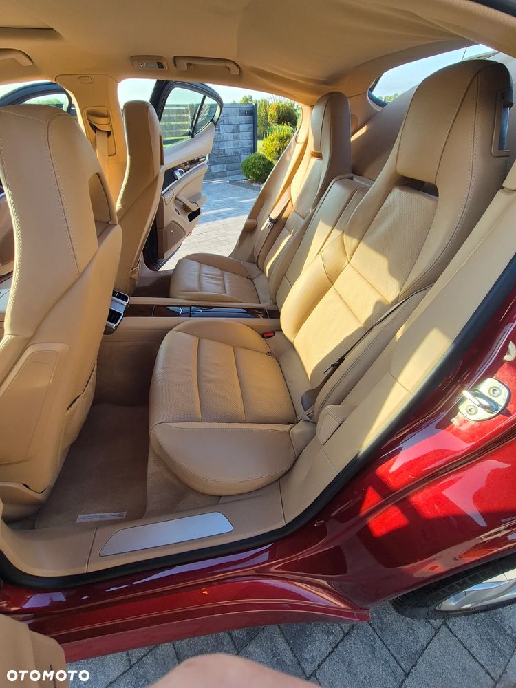 Porsche Panamera 4 PDK - 16