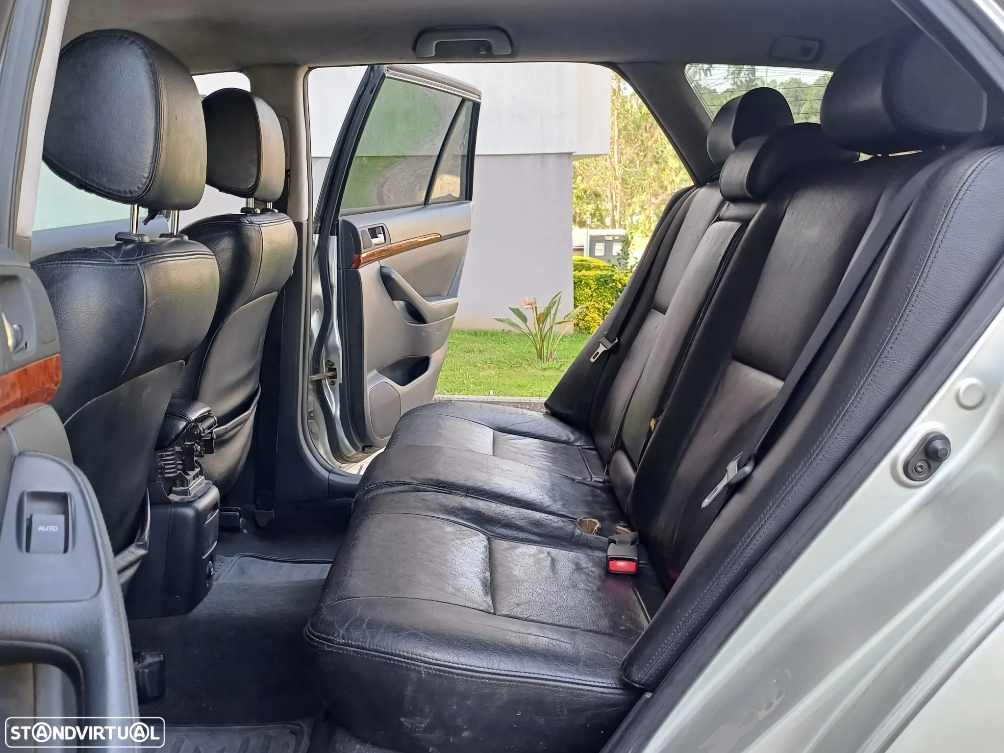 Toyota Avensis SW 2.0 D-4D Sol - 38