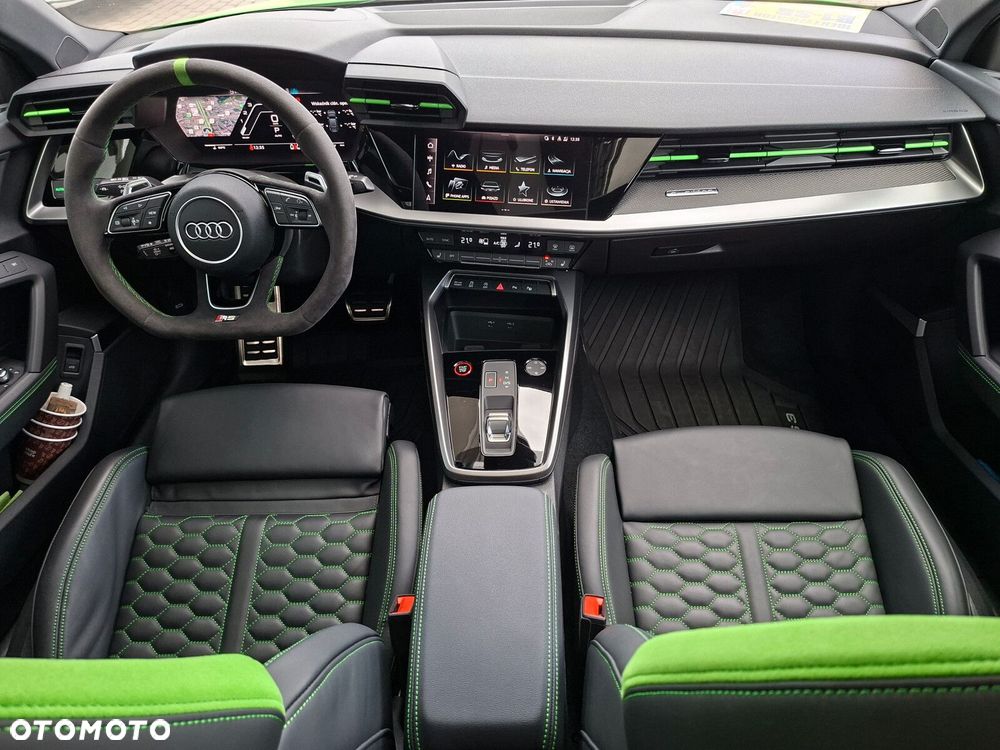 Audi RS3 Limousine - 12