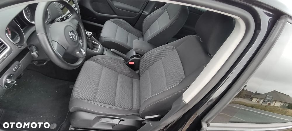 Volkswagen Golf 1.6 Comfortline - 23