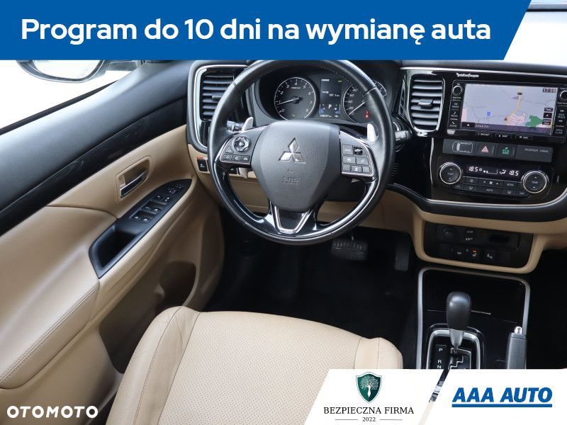 Mitsubishi Outlander - 9