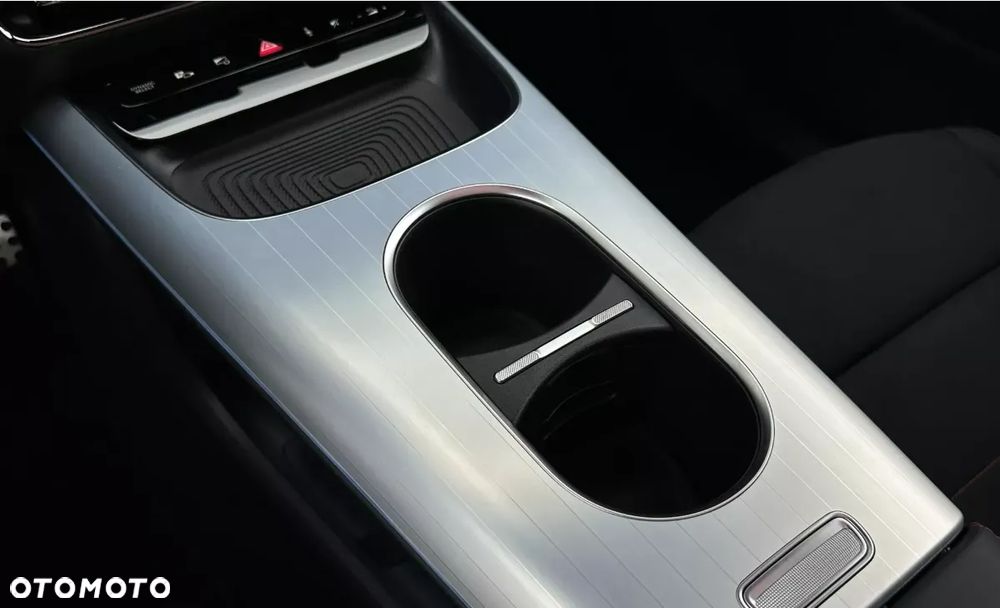 Mercedes-Benz GLB 250+ EQ - 18