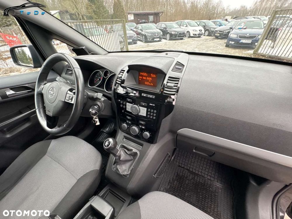 Opel Zafira 1.8 Cosmo - 21