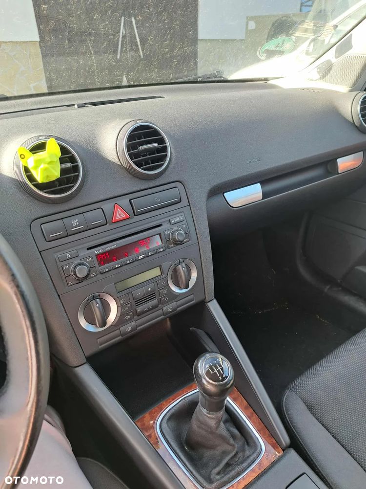 Audi A3 3-drzwiowe 1.6 Ambition - 11