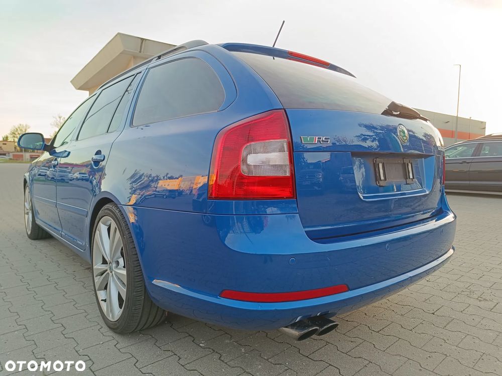 Skoda Octavia Combi 2.0 TDI DPF DSG RS - 8