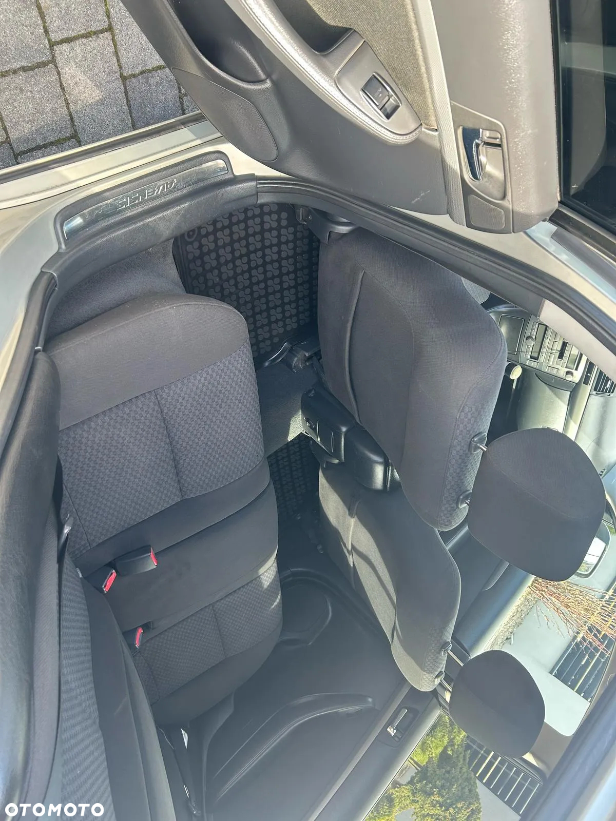 Toyota Avensis - 13