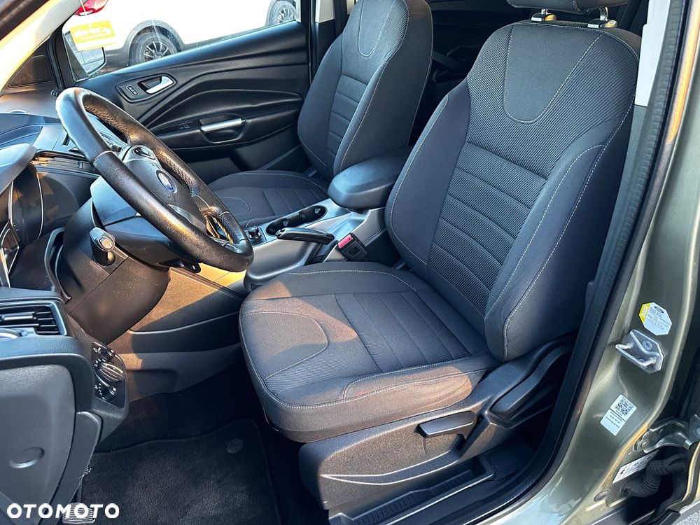 Ford Kuga - 12