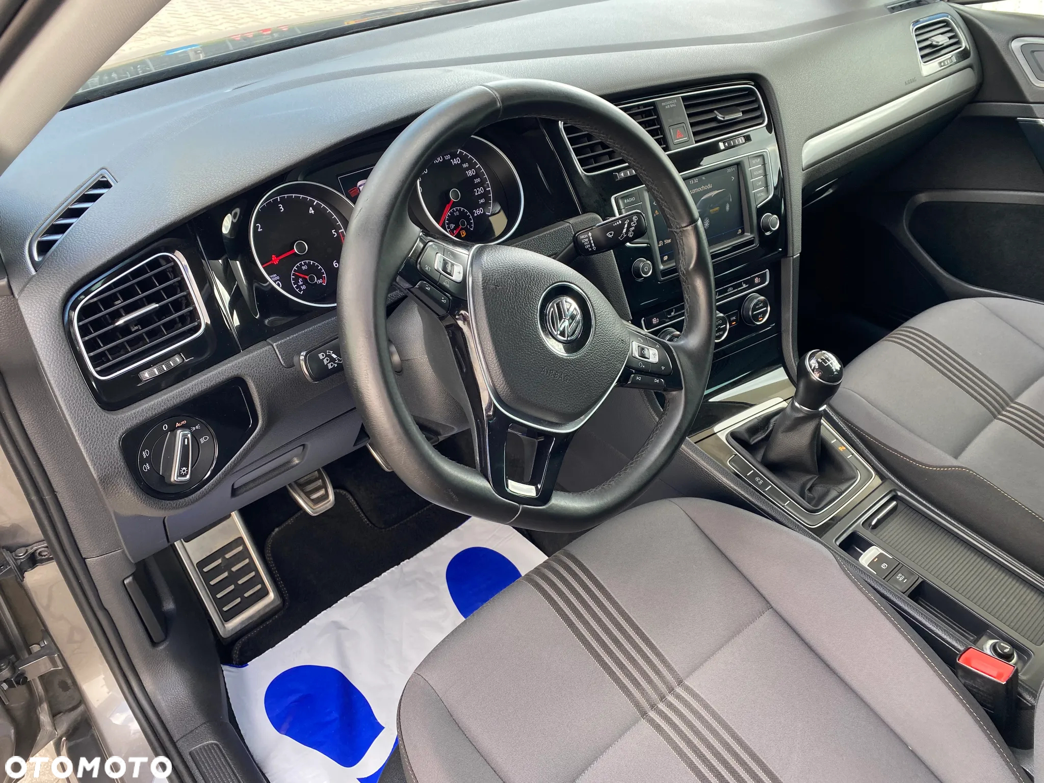 Volkswagen Golf - 19