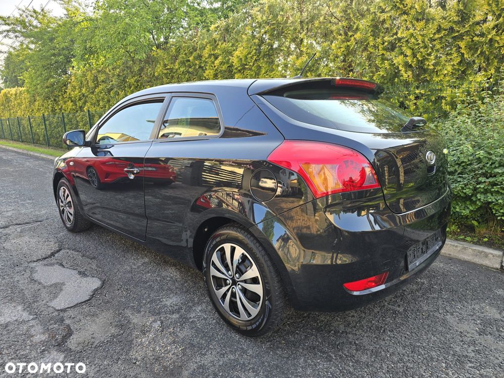 Kia ProCeed - 12