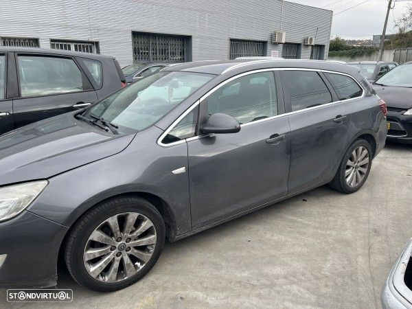 Para Peças Opel Astra J Sports Tourer (P10) - 2
