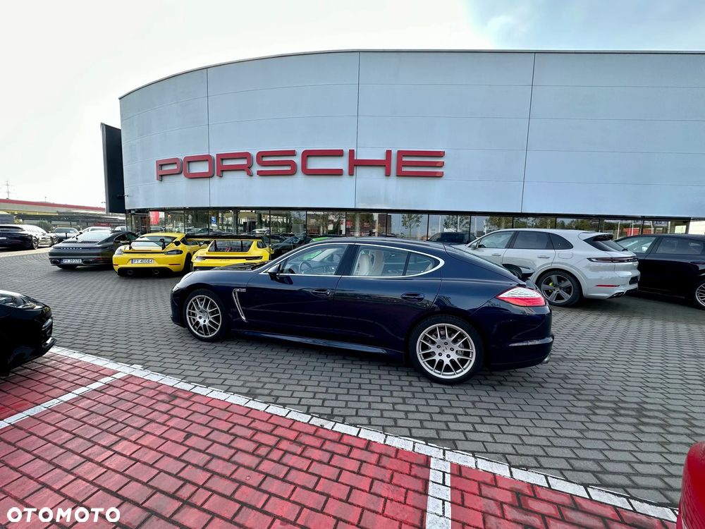Porsche Panamera 4S - 11
