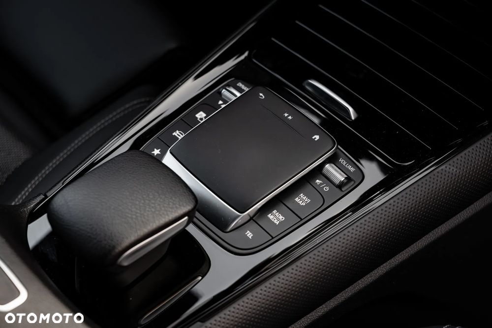 Mercedes-Benz GLB 200 Style 7G-DCT - 29