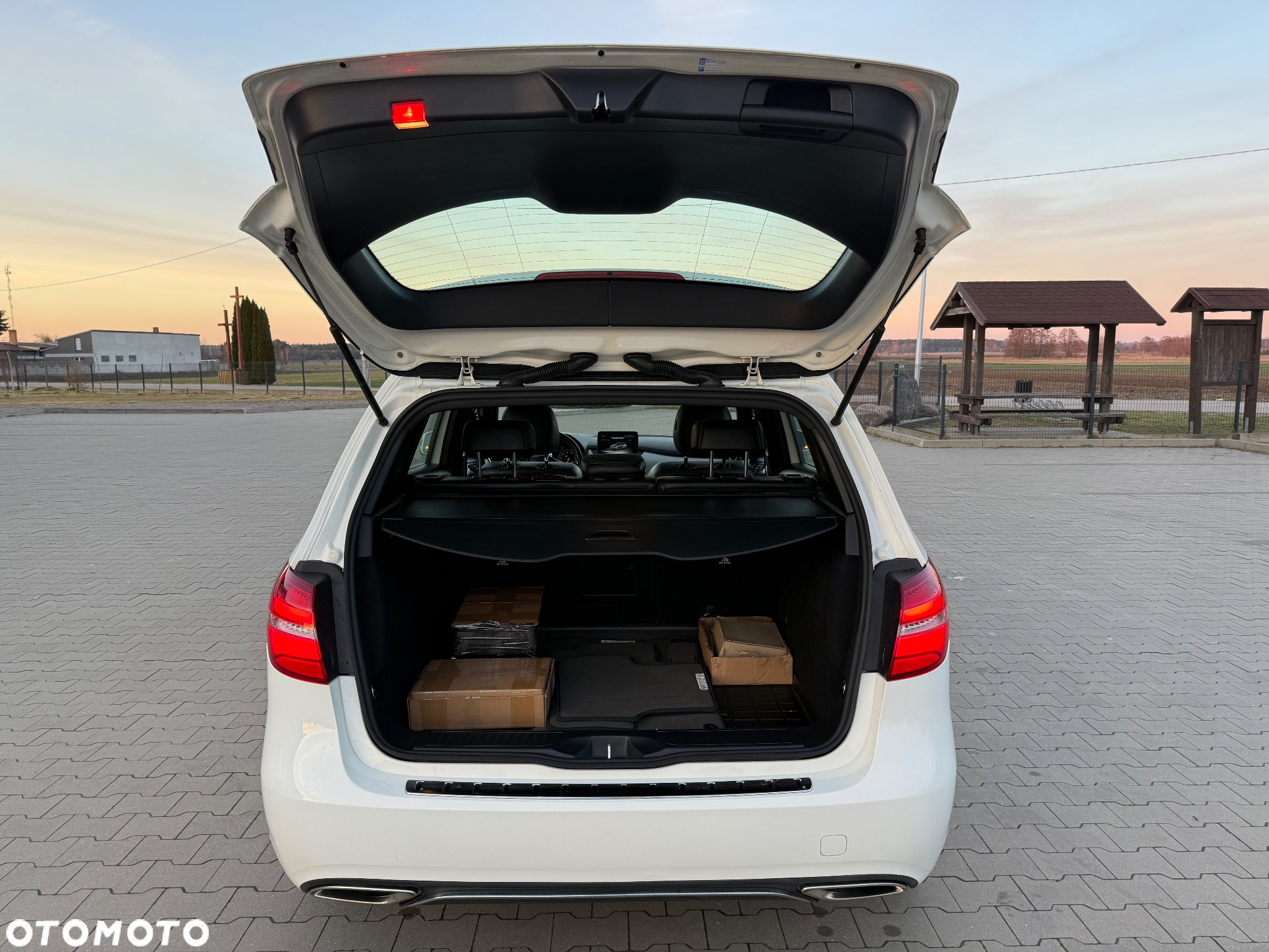 Mercedes-Benz Klasa B 250 4-Matic - 17