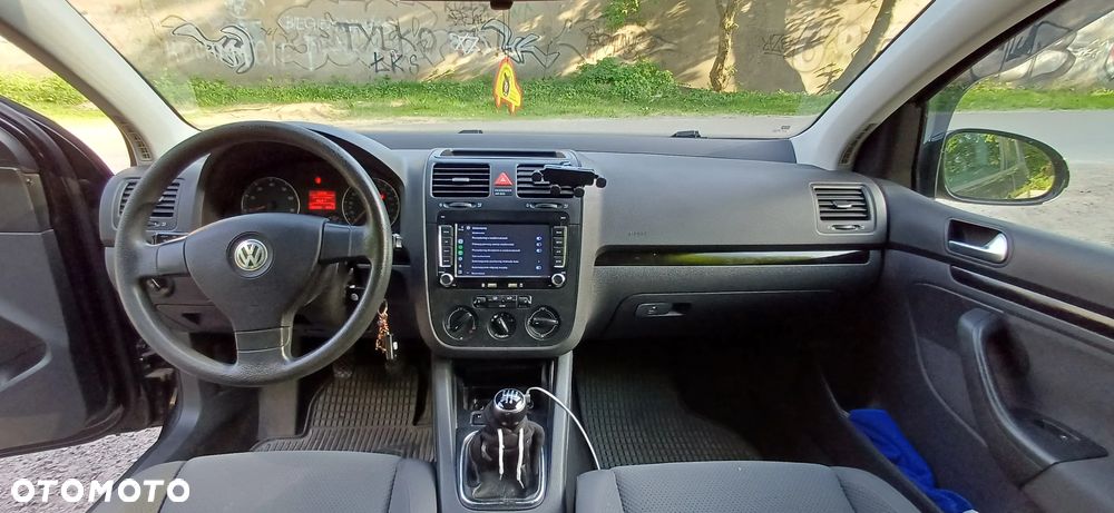 Volkswagen Golf - 10