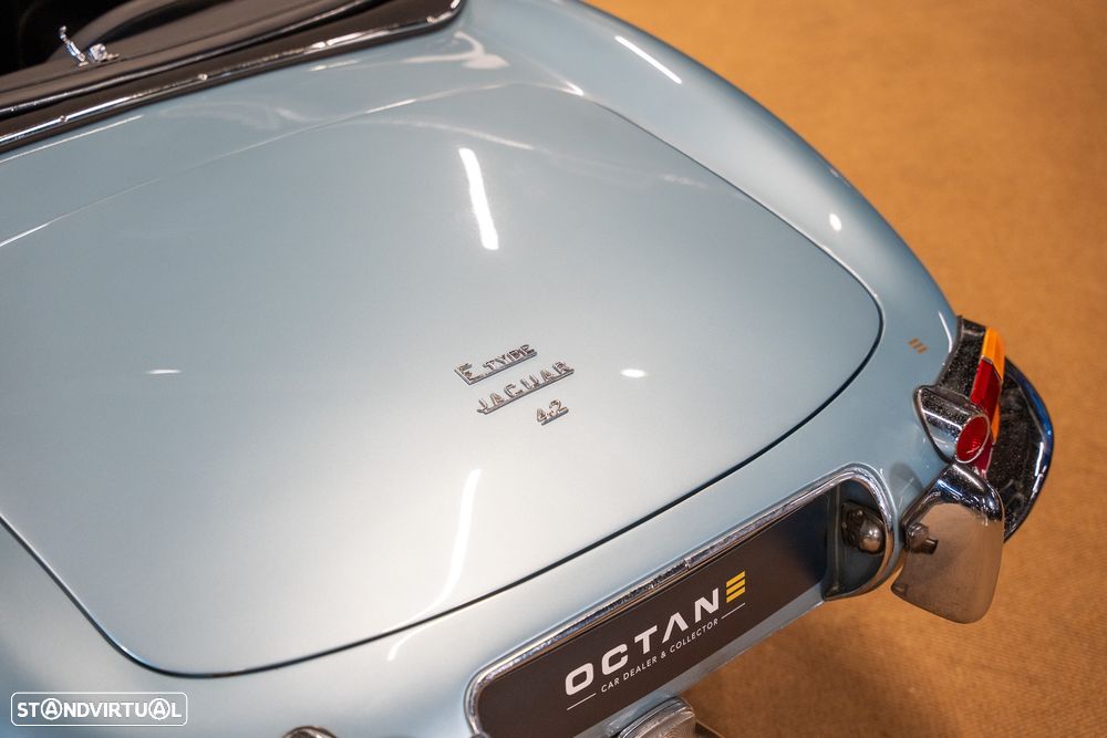 Jaguar E-Type - 8