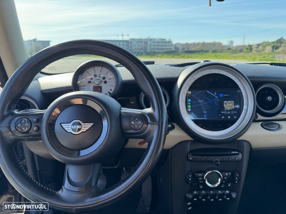 MINI 3 Portas One D - 9