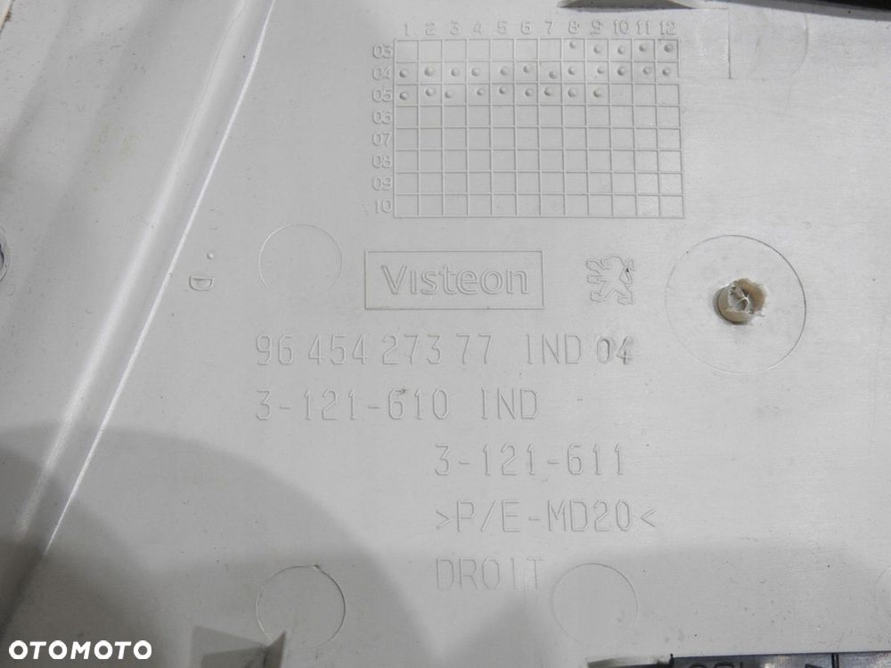 OSŁONA SŁUPKA ŚRODKOWEGO PRAWA B PEUGEOT 407 - 7