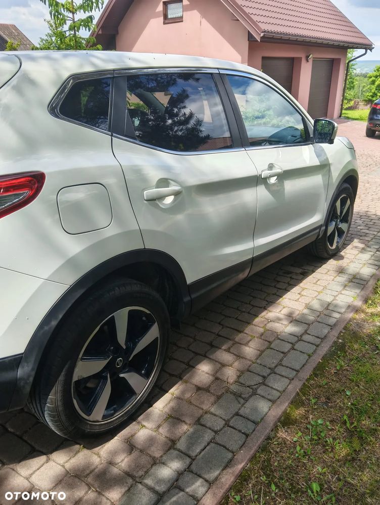 Nissan Qashqai 1.2 DIG-T Xtronic 360 - 2