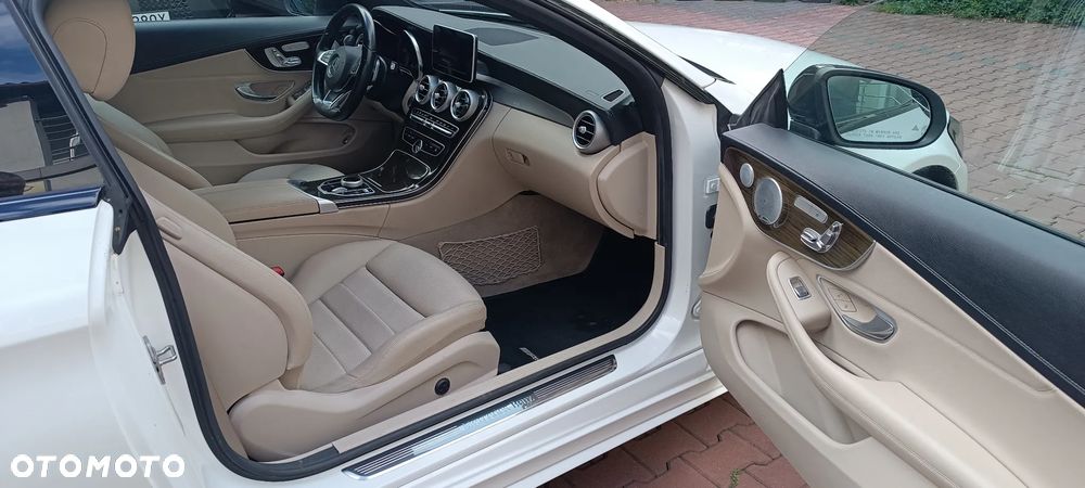 Mercedes-Benz Klasa C 300 9G-TRONIC - 14