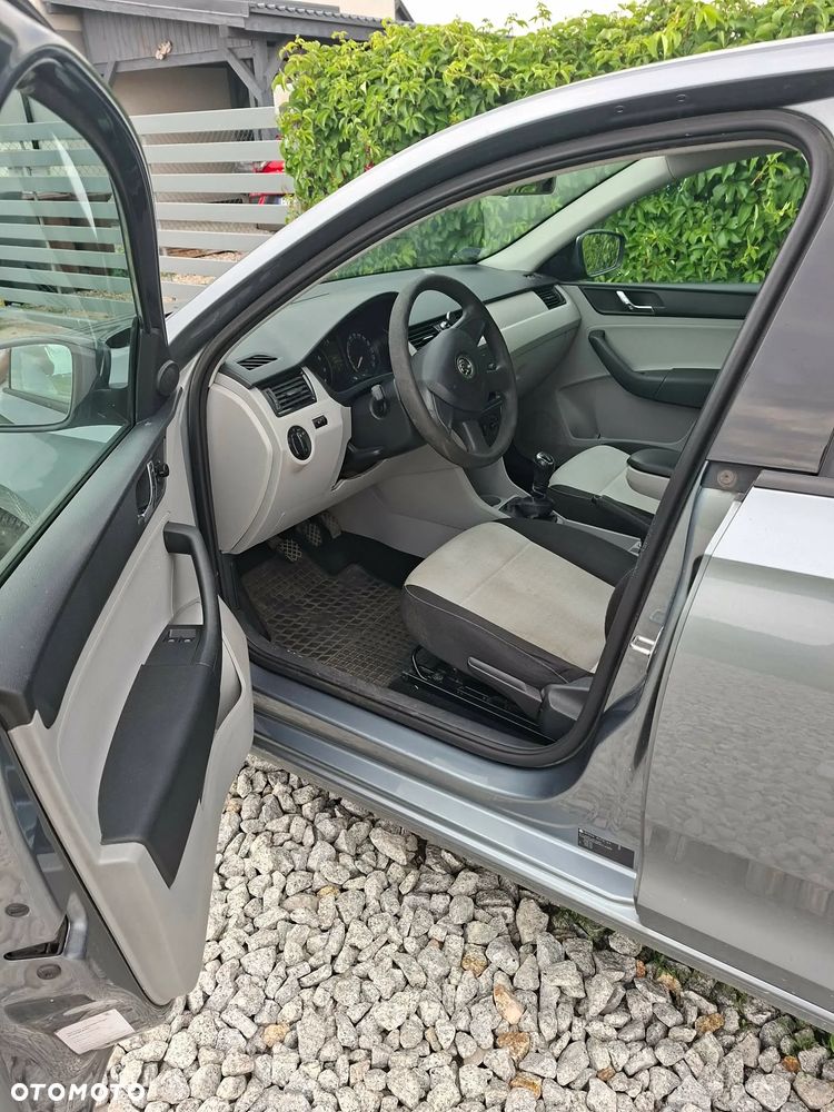 Skoda RAPID 1.2 TSI Active - 5
