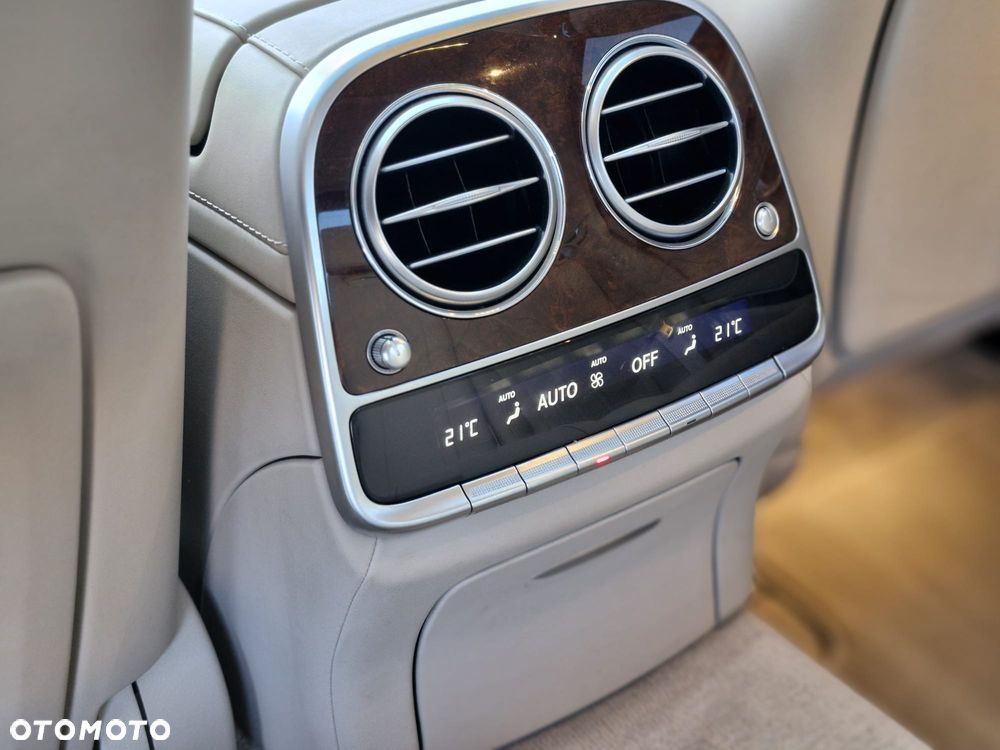 Mercedes-Benz Klasa S 560 4-Matic 9G-TRONIC - 28