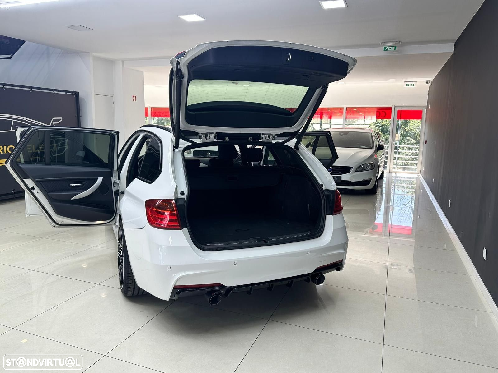 BMW 320 d Auto Pack M - 11