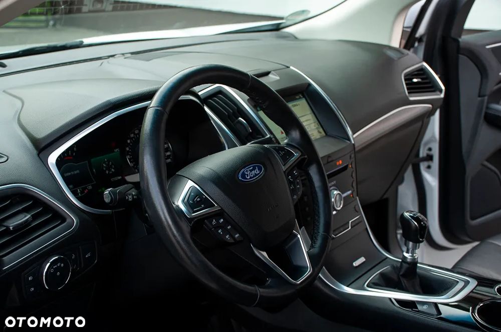 Ford Edge 2.0 TDCi 4x4 Titanium - 32