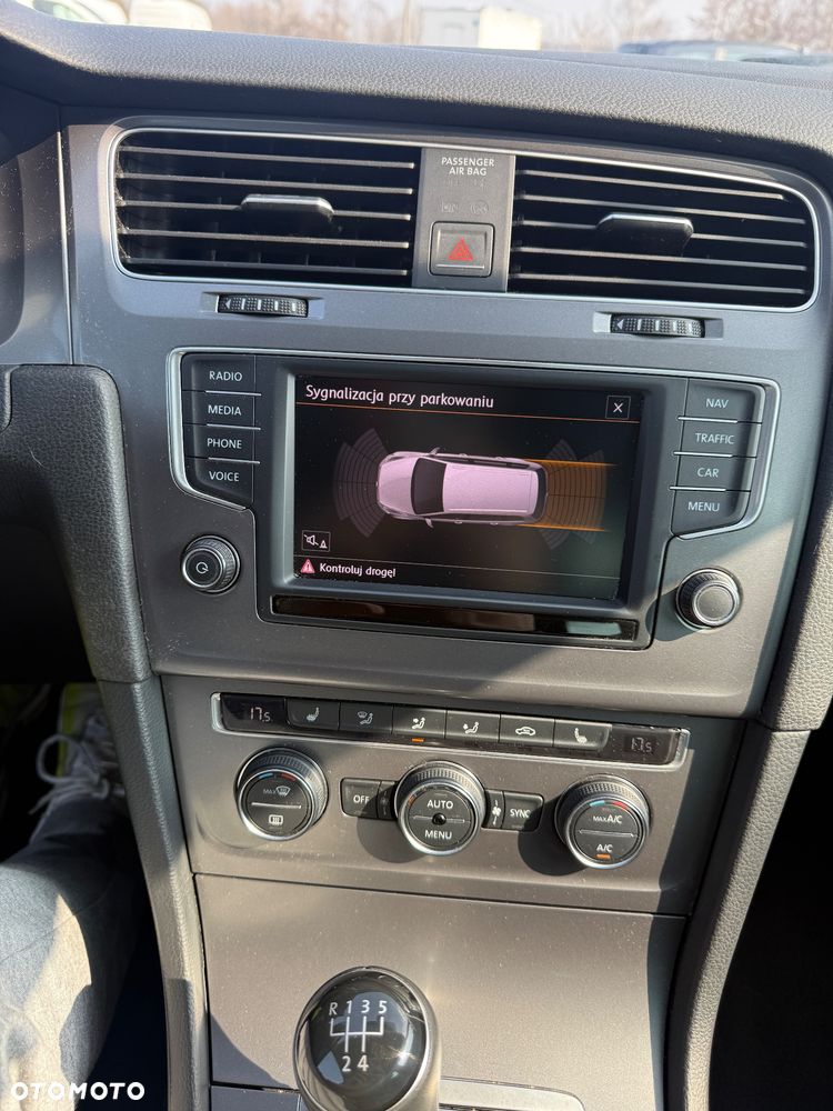 Volkswagen Golf Variant 1.6 TDI BlueMotion Technology Lounge - 22