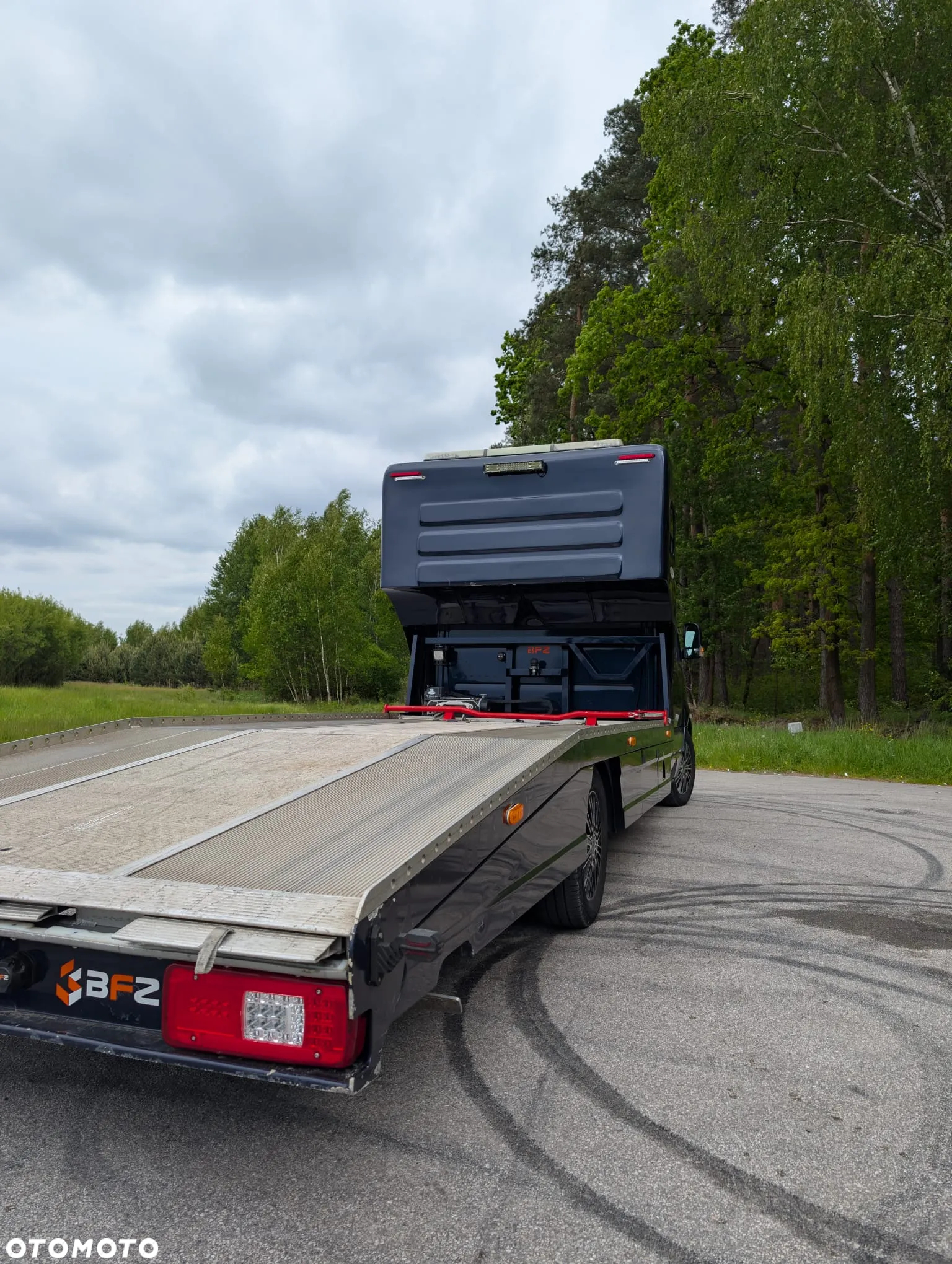 Mercedes-Benz Sprinter - 12