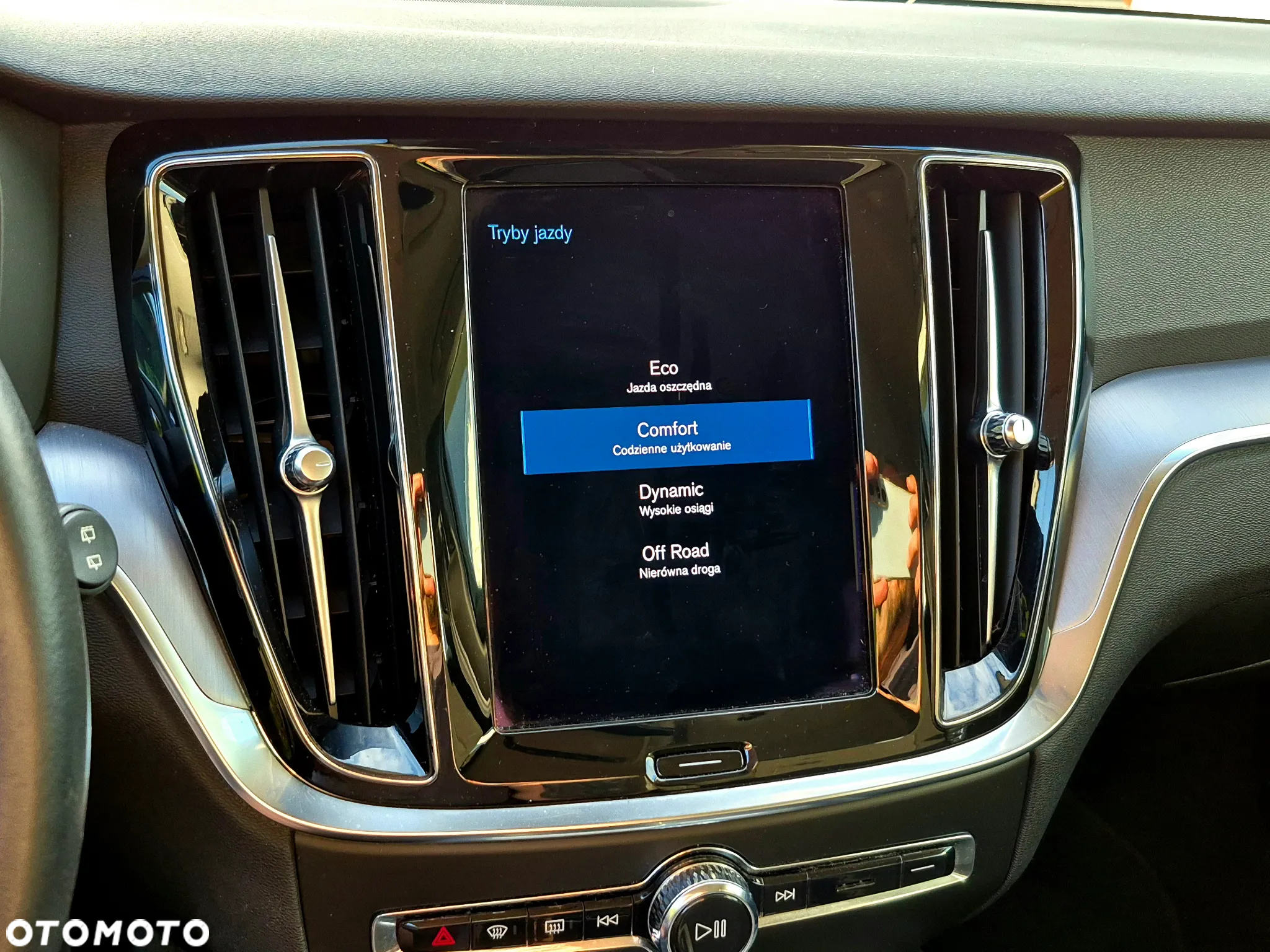 Volvo V60 Cross Country Plus B5 B AWD - 22