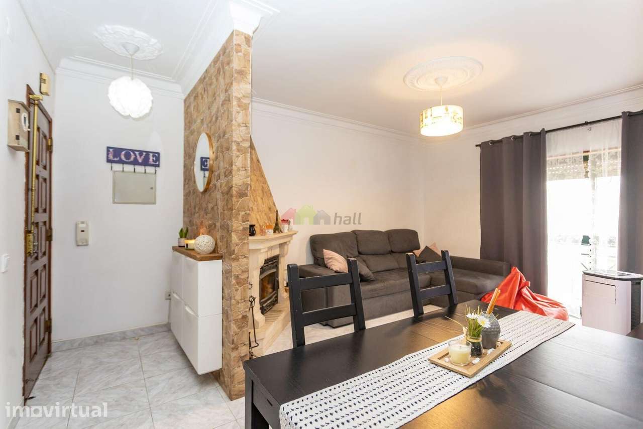 Apartamento T2, 1º andar l Quinta do Conde - Grande imagem: 4/21