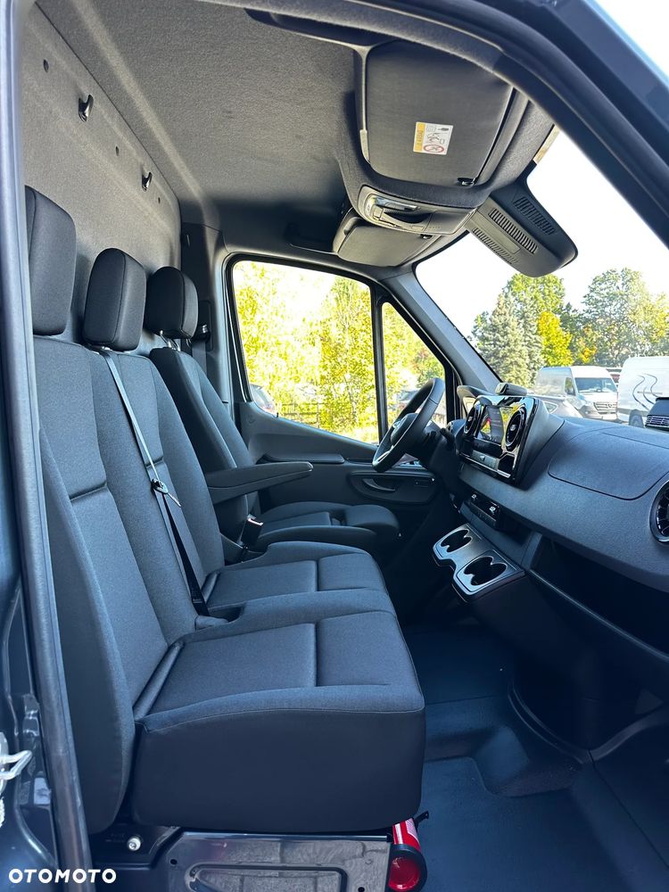 Mercedes-Benz Sprinter - 28